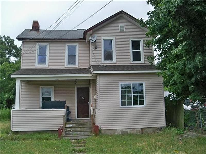2nd image of 83 Redington St