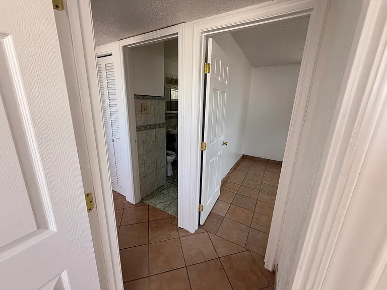 5012 Royal Dr — Photo 7