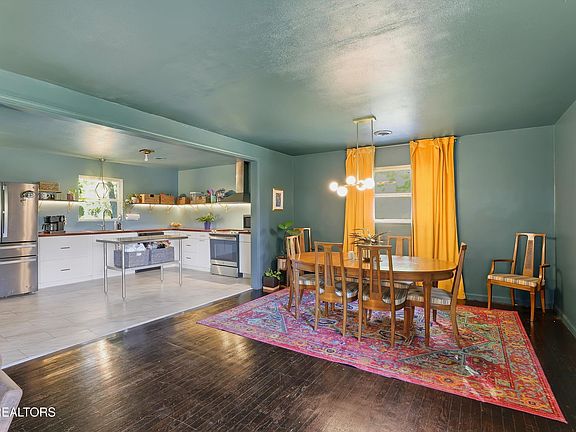5th image of 1708 Uppingham Dr