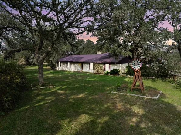 1273 Highway 90a, Sheridan, TX 77475