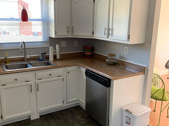4th image of 211 Cedar Ave