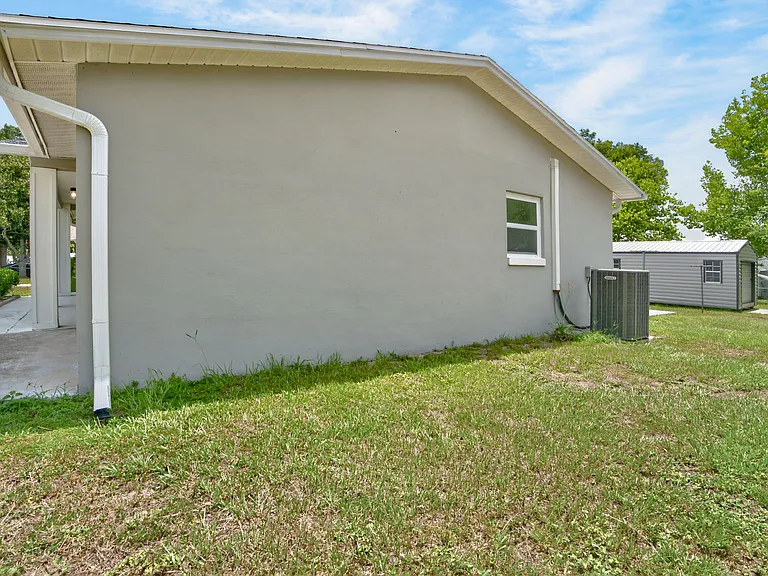 53 S Jeffery St — Photo 32