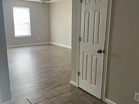 4th image of 9 Ivy Ct