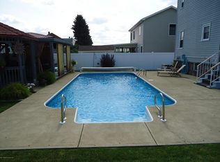112 Simpson St, Eynon, PA 18403