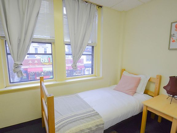 5th image of 230 Thayer St #8