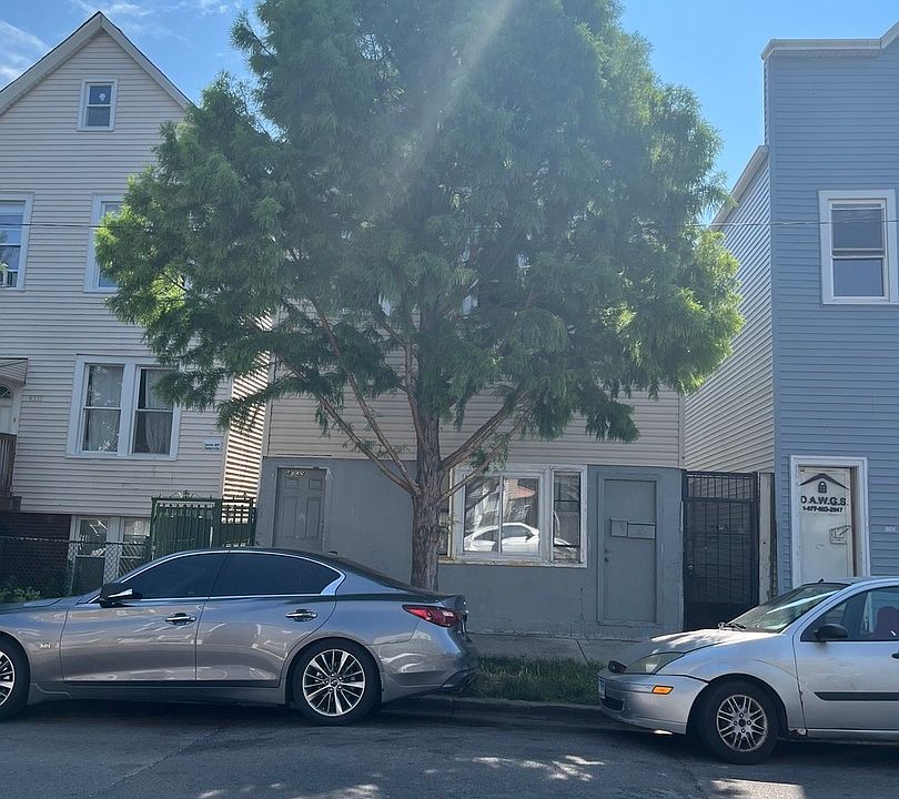 2nd image of 4339 S Marshfield Ave