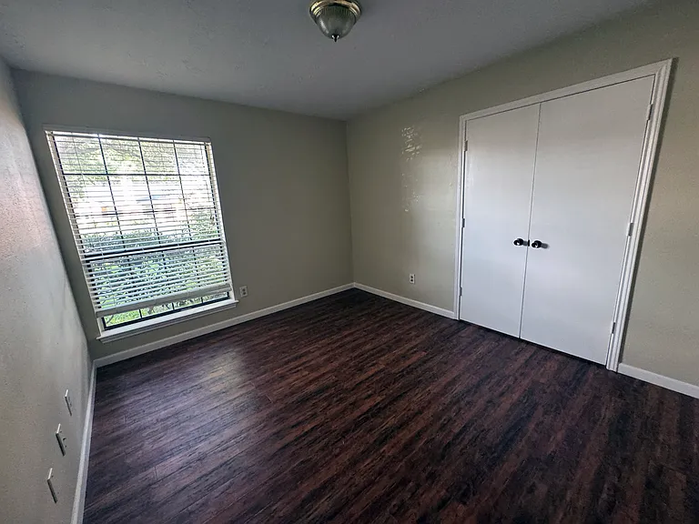 1200 Glyndon Dr — Photo 10