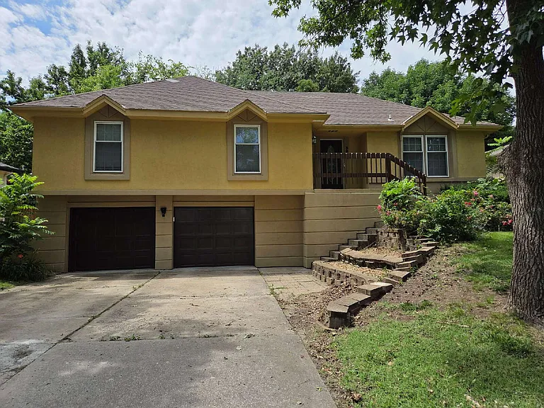 3800 SW Harbor Cir — Photo 2