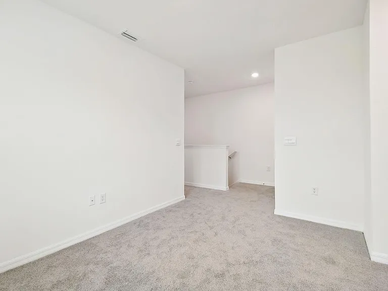 32943 Regent Canal St — Photo 27