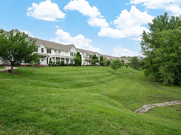 4th image of 646 Saint Jules Ln