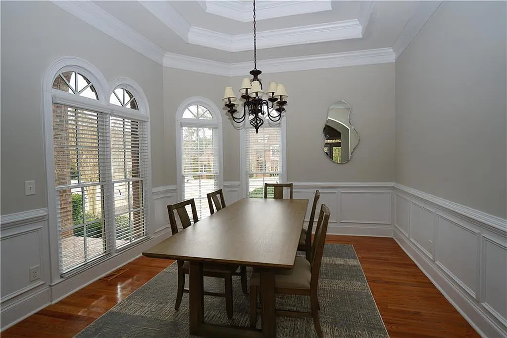 4 bed, 3.5 bath, 4023 sqft, $5,500 — Photo 4