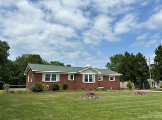 1840 Ratchford Dr, Dallas, NC 28034