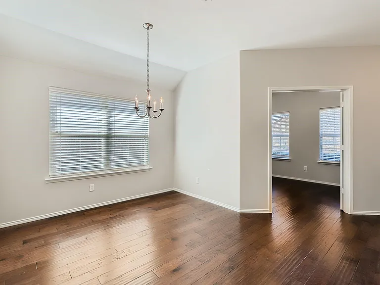 1270 Lasso Dr — Photo 5