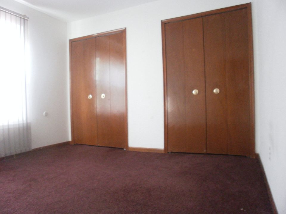 lots of closet space in 2nd bedroom