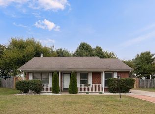 135 Chestnut Ln, Versailles, KY 40383