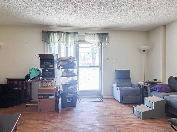 2nd image of 3875 Ronnald Dr