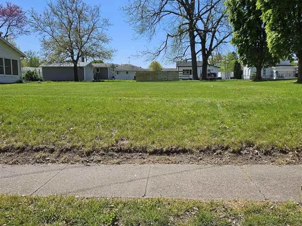 W Harrison St, Washington, IA 52353