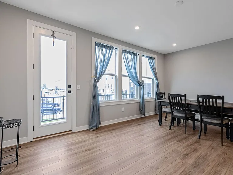 6032 Windsor Dr — Photo 13
