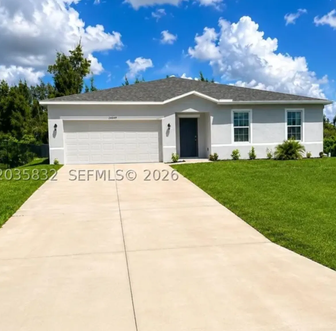 4 bed, 1900 sqft, $2,000 — Photo 1
