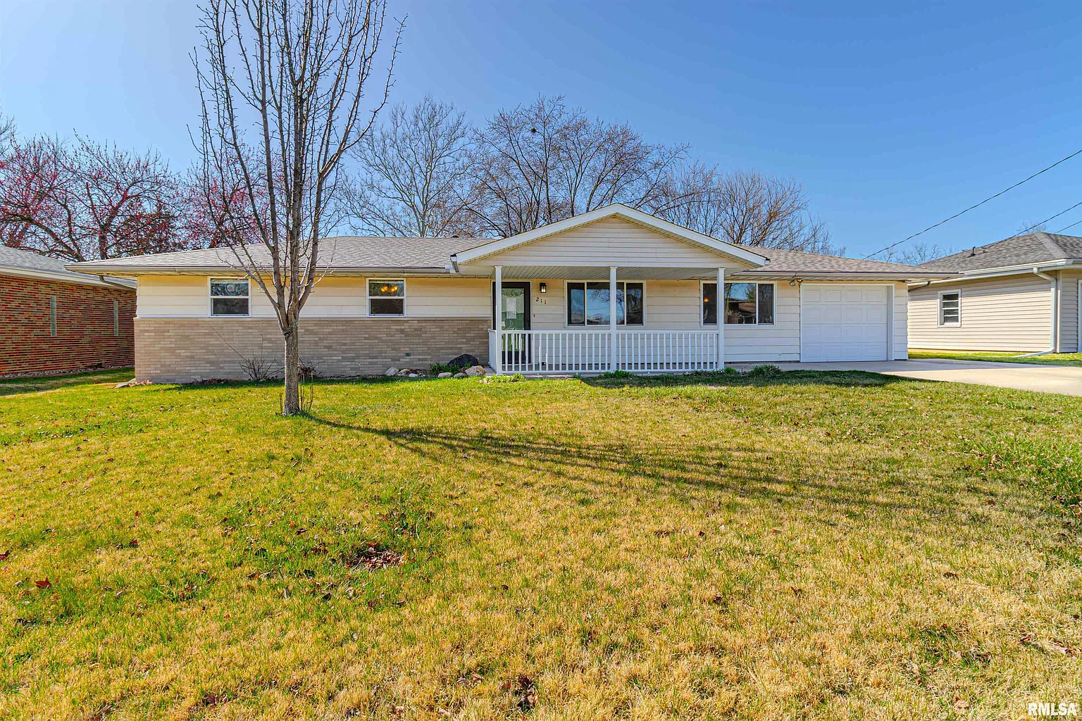 211 Illini Dr photo 1