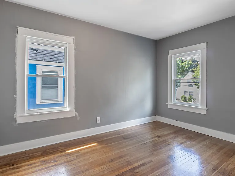 720 Winton St — Photo 5