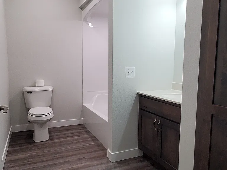 715 Lake Shore Dr NE #104 — Photo 23