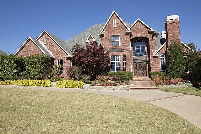 Well manicured exquisite home 