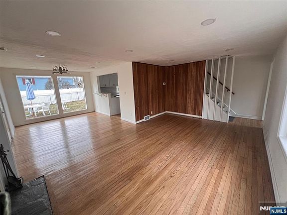 2nd image of 92 Grove St