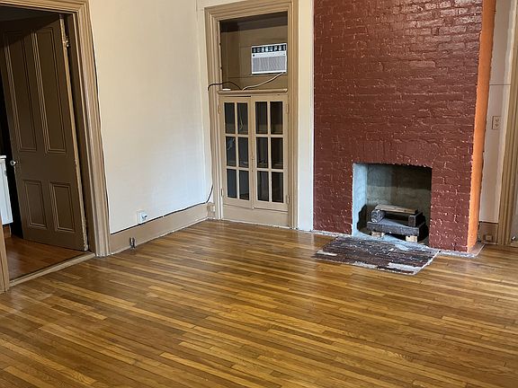 Livingroom Fireplace