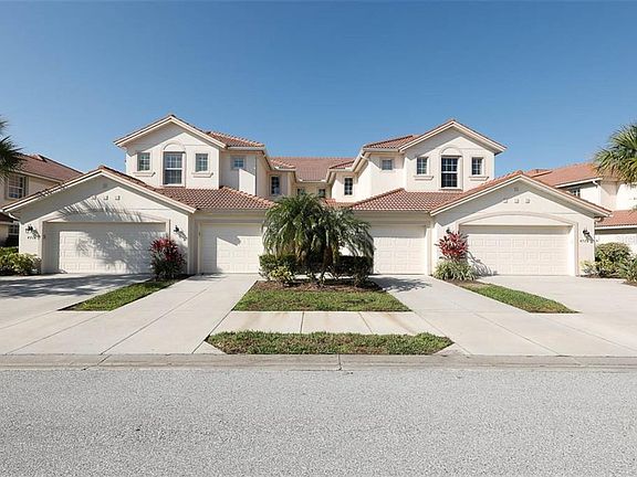 2nd image of 4718 Club Dr #201