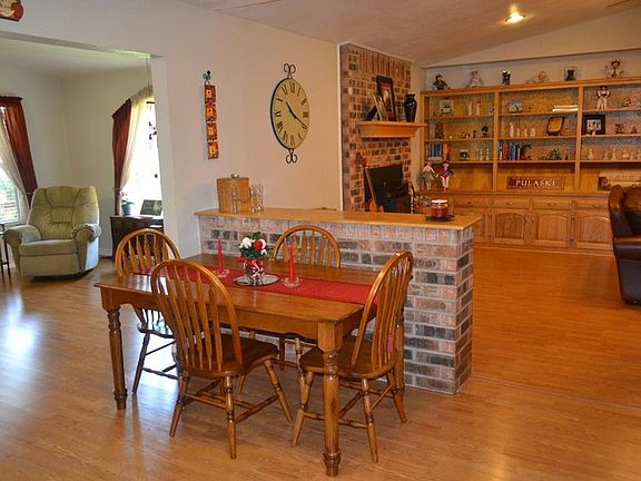 4th image of 411 Cactus Cir
