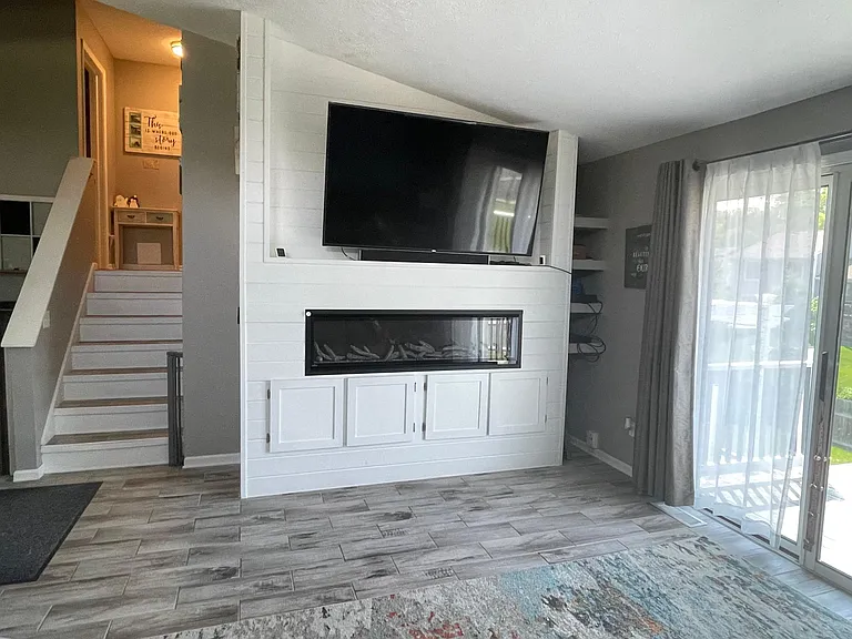 4389 Summerlane Ave NE — Photo 7
