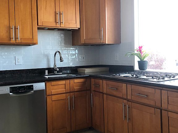 4th image of 6037 Market St #A