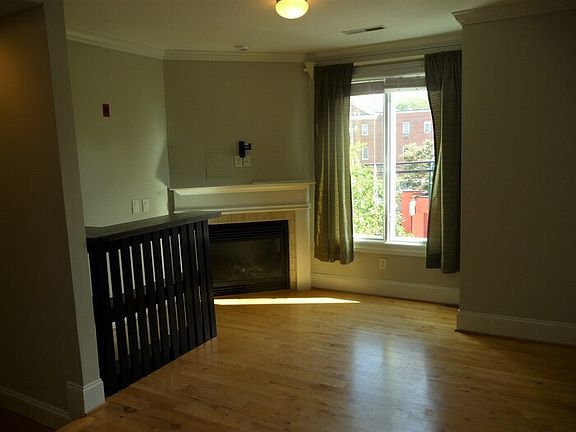 3rd image of 400 W Rosemary St Unit 107
