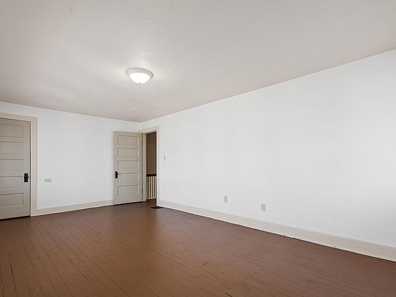 2nd image of 110 E Fairview Ave #110