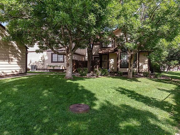 Sought after community - Deer Pointe Village