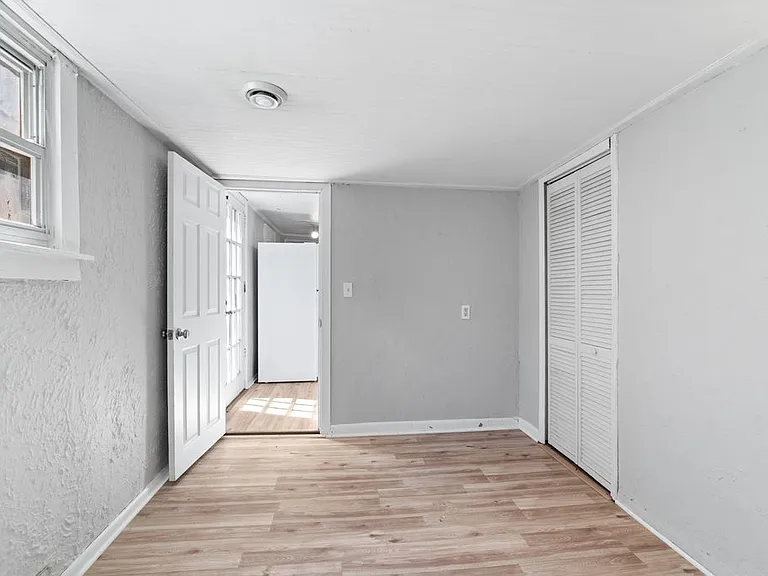 2524 Arletta St — Photo 7