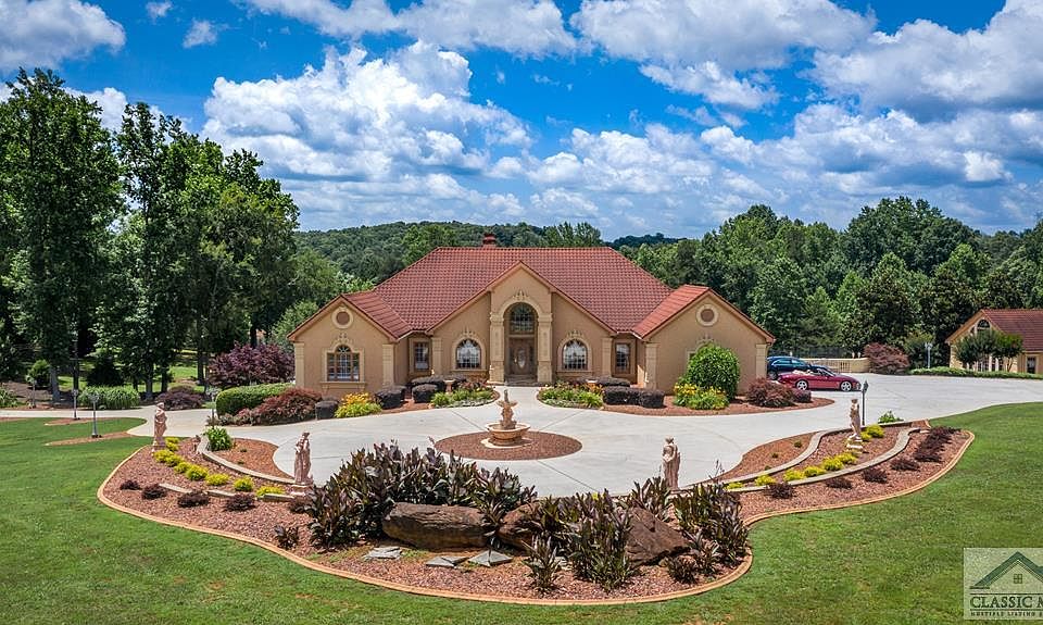 1st image of 15 Lake Vista Ln