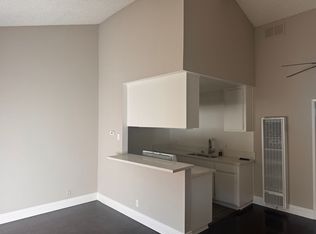 244-250 E Nevada St #244-8, Long Beach, CA 90806