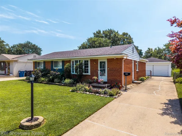 36601 Hiveley St, Westland, MI 48186
