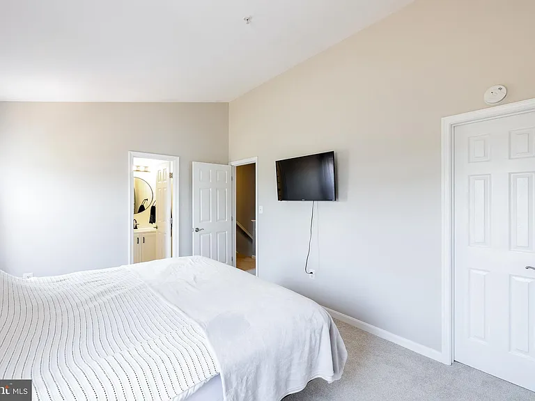 341 Creekside Commons Ct — Photo 14