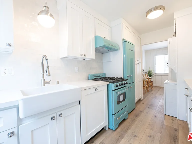 314 N Venice Blvd — Photo 11