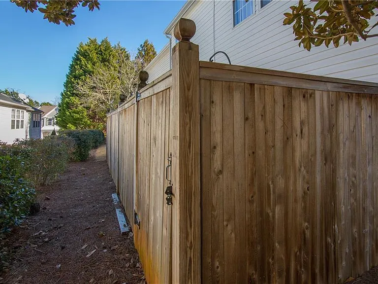 2507 Timbercreek Cir — Photo 31