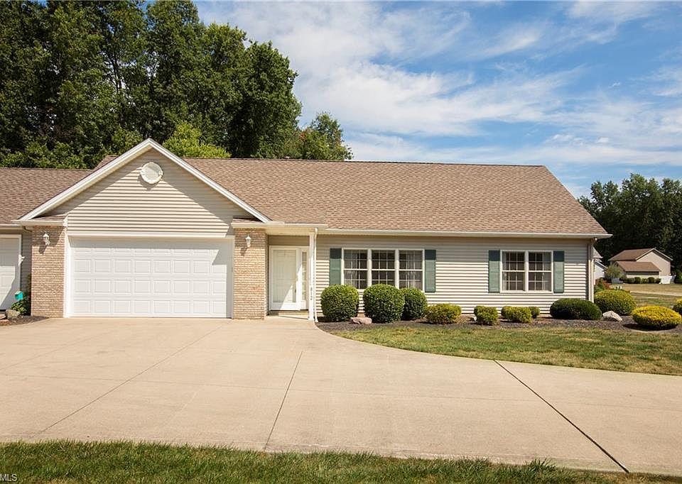 1st image of 812 Dogwood Ln