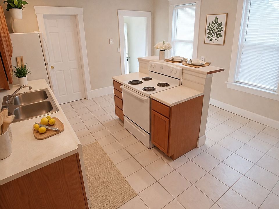 1st image of 1515 Summit St #1517