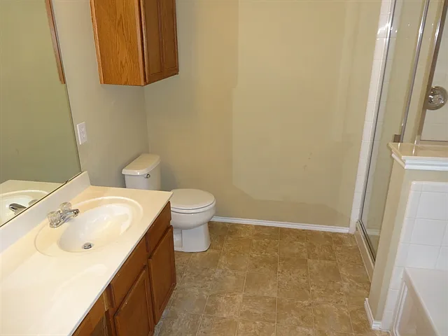 1409 Ashview Cir — Photo 10