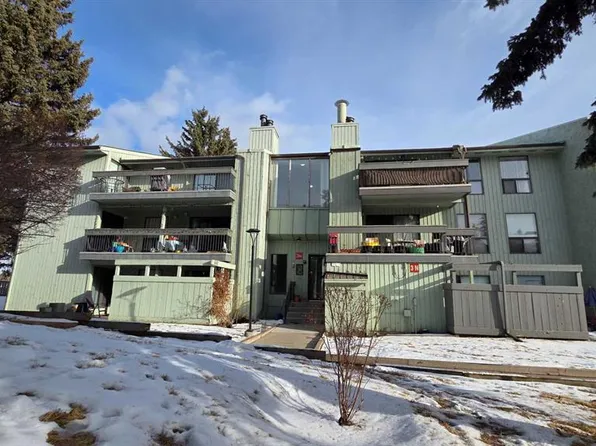 10120 W Brookpark Blvd SW #318, Calgary, AB T2W 3G3