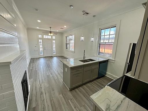 3rd image of 2627 Orleans Ave #2627