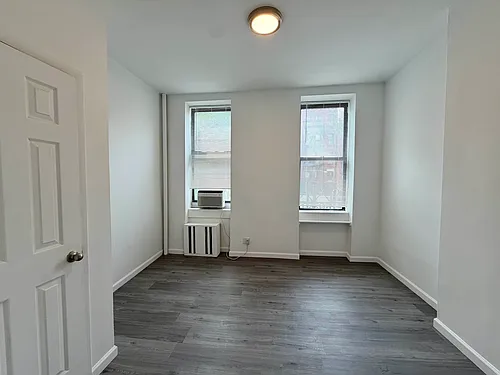 712 9th Ave #2B Photo 1