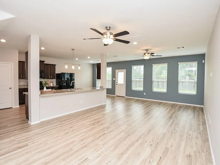 22707 Bolanzo Ln — Photo 3